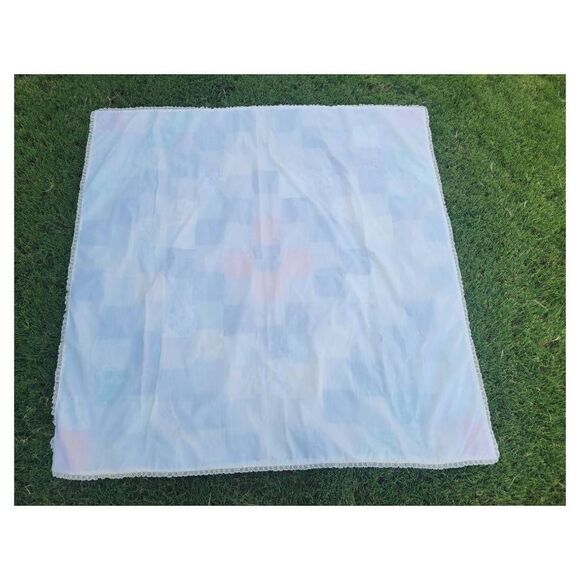 Vintage 1970's Hamdmade Baby Blanket Quilt Throw - Picture 2 of 8